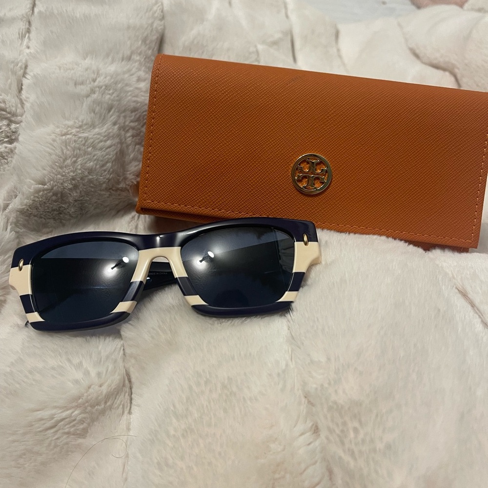Tory Burch Black and Orange Sunglasses Accessories - Picture 2 of 5
